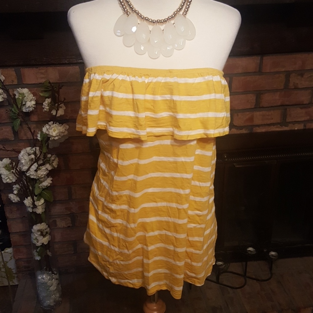 Off shoulder ruffle stripe shirt nwot